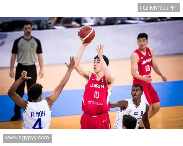 马德勒支青年队与精英队激战正酣期待精彩对决展现年轻球员风采