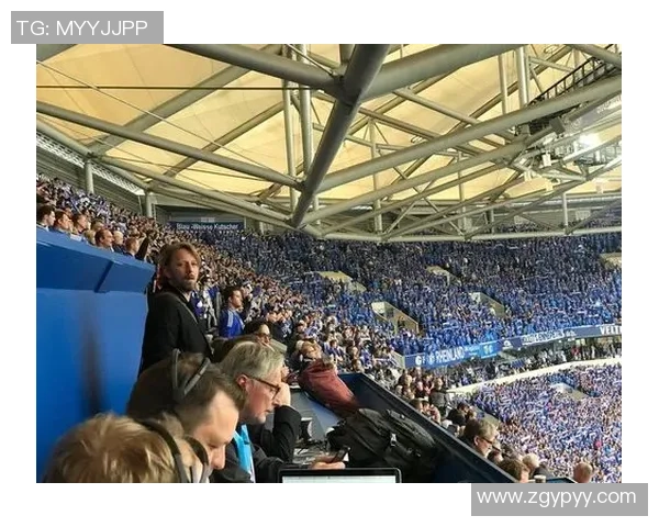 恩瓦内中:我大约7、8岁时被阿森纳球探发现;我弟弟有点像我 恩瓦内中:我大约7、8岁时被阿森纳球探发现;我弟弟有点像我